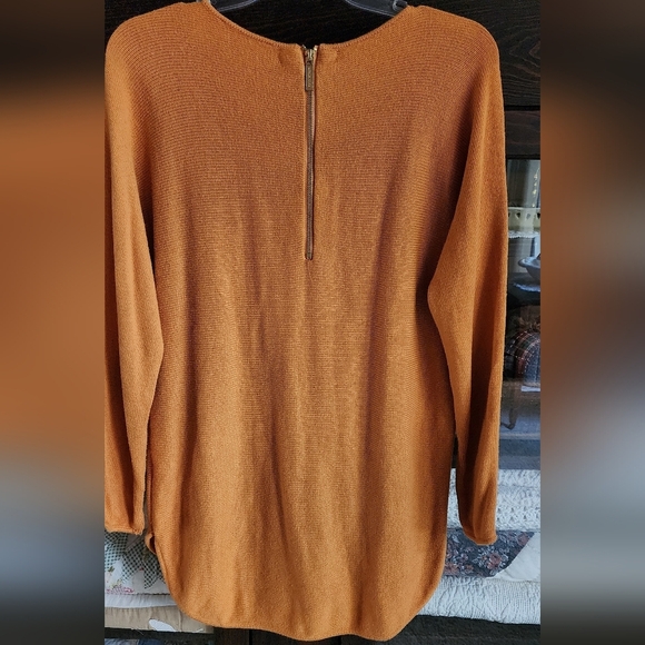 Michael Kors Burnt Orange Long Sleeve Top - Picture 4 of 4